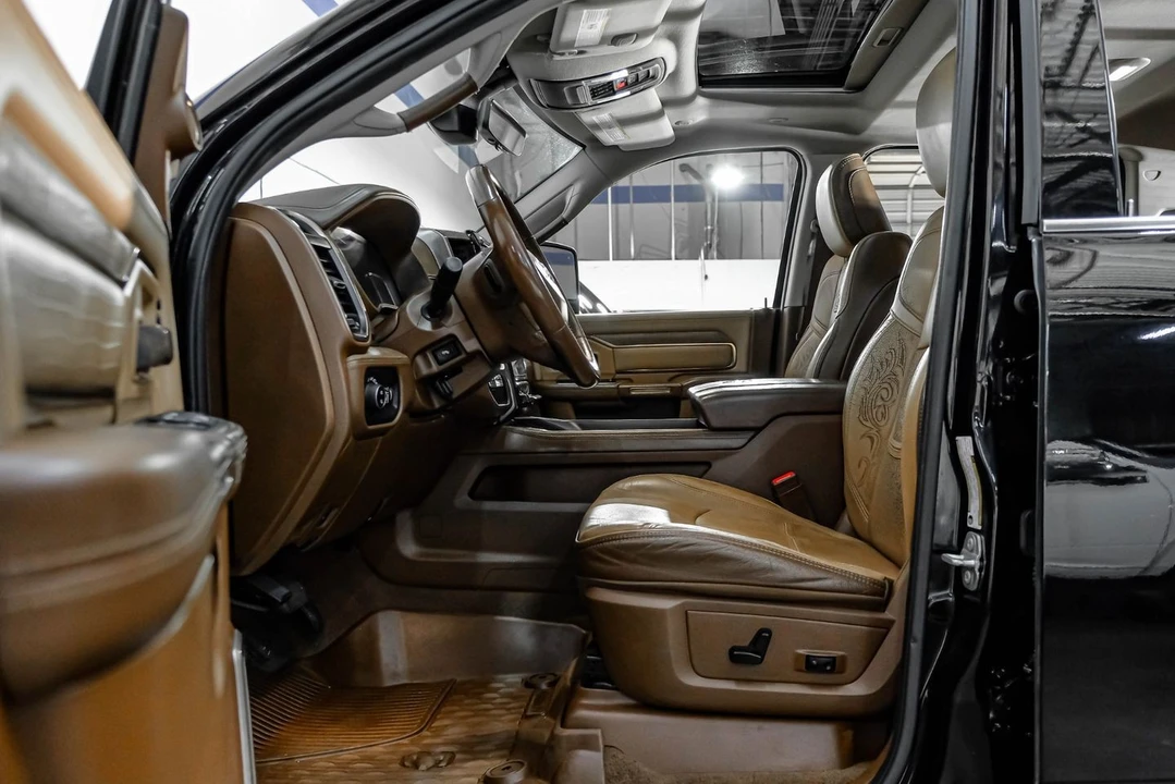 2023 Ram 3500 - Image 4 of 21