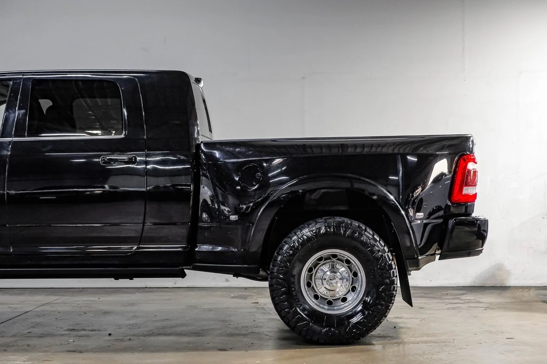 2023 Ram 3500 - Image 19 of 21