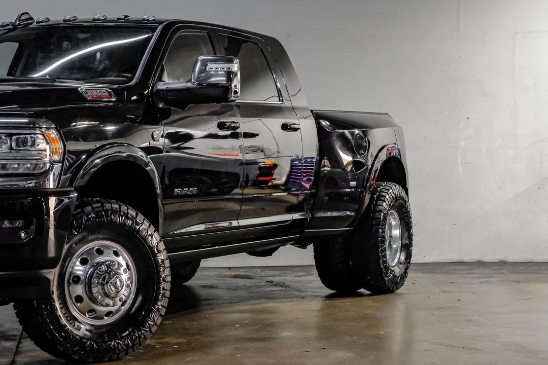 2023 Ram 3500 - Image 10 of 21