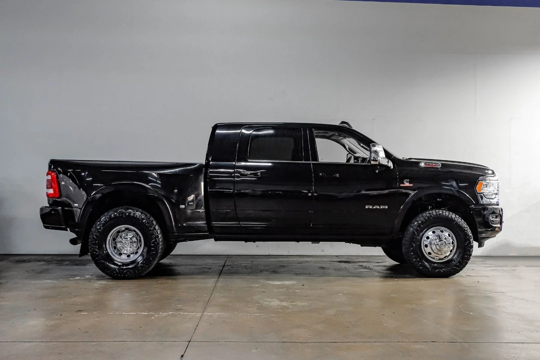 2023 Ram 3500 - Image 11 of 21