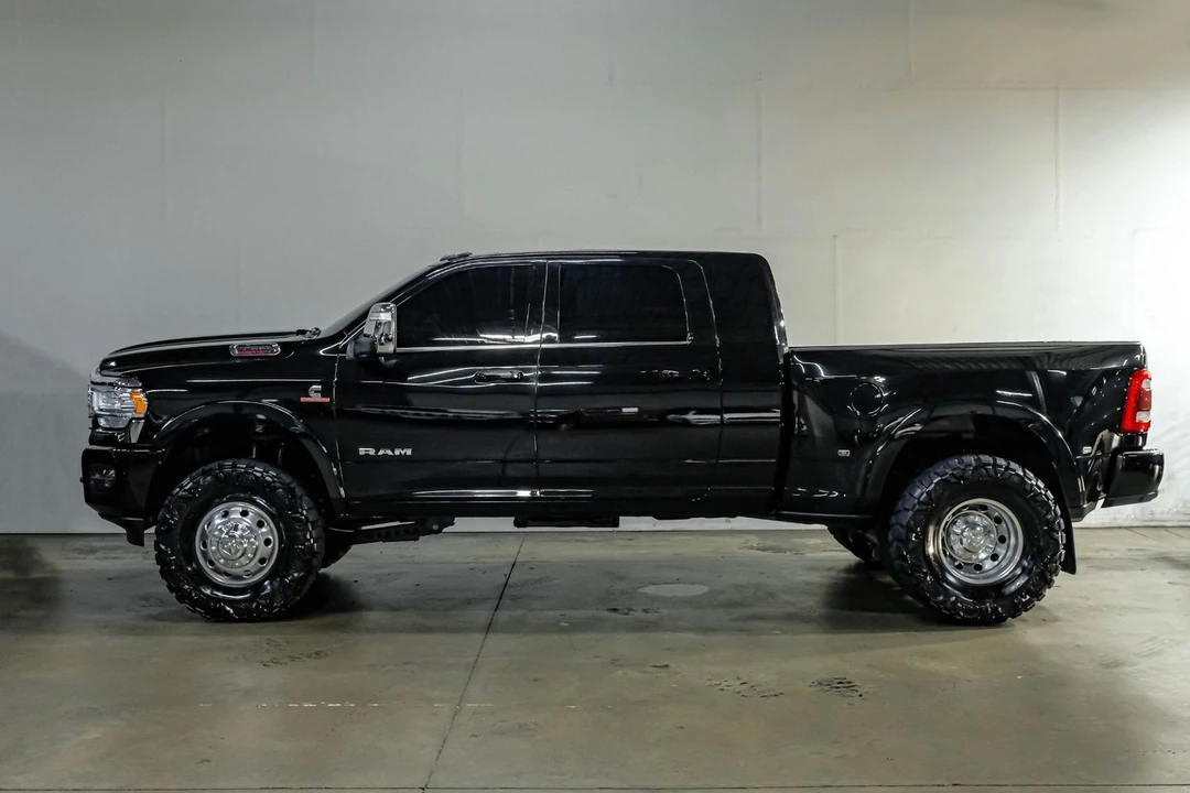 2023 Ram 3500 - Image 16 of 31