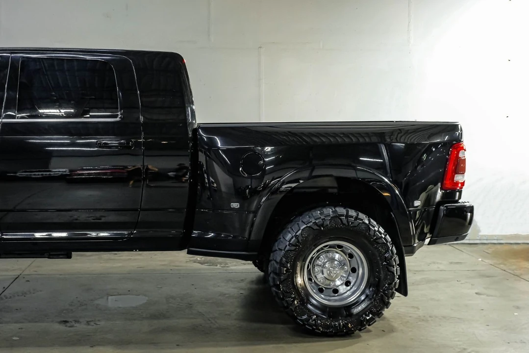 2023 Ram 3500 - Image 18 of 31