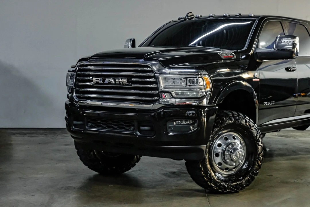 2023 Ram 3500 - Image 8 of 31