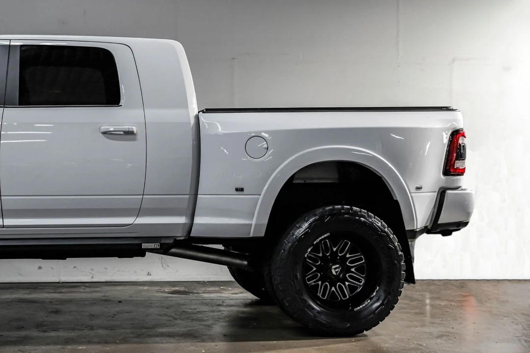 2023 Ram 3500 - Image 19 of 21