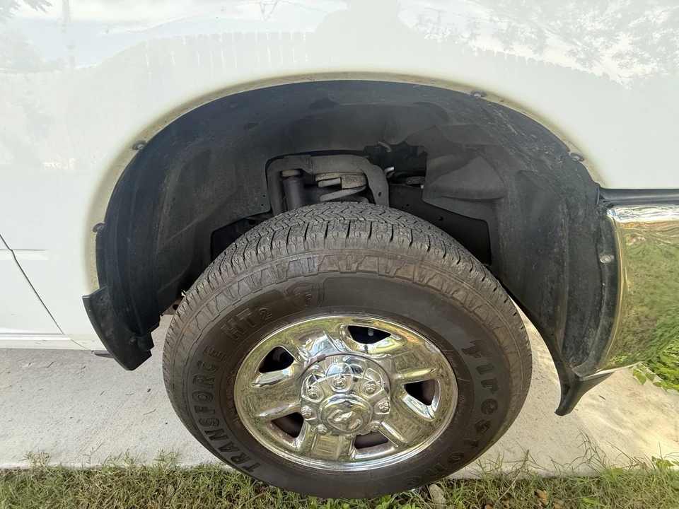 2023 Ram 3500 - Image 8 of 31