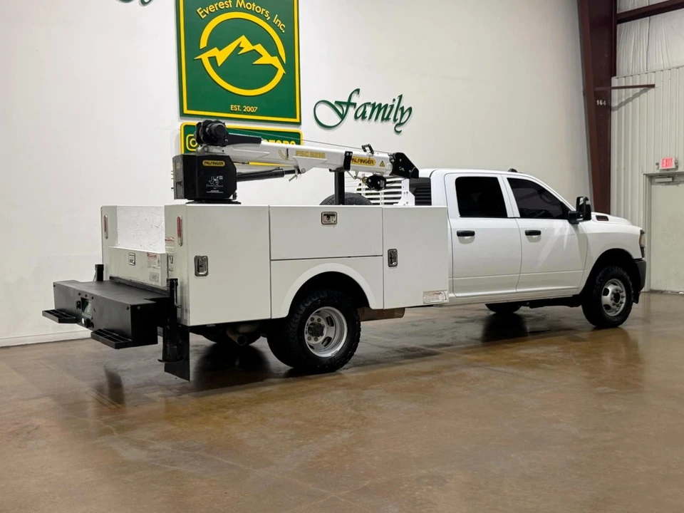 2023 Ram 3500 - Image 9 of 31