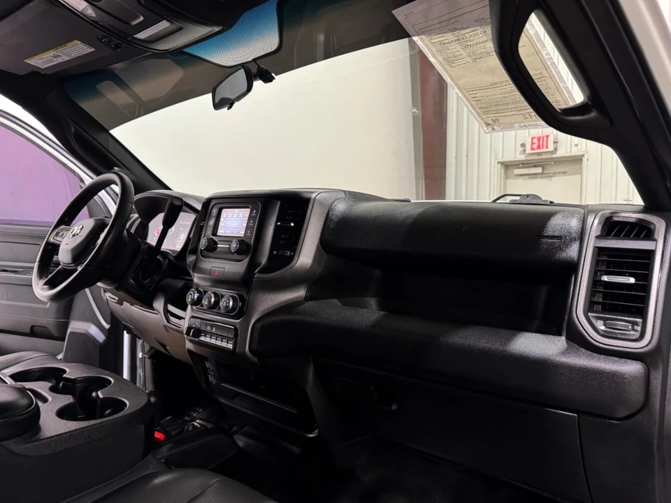 2023 Ram 3500 - Image 16 of 31