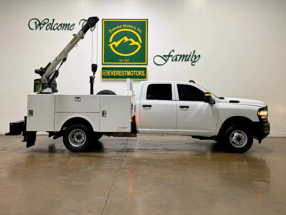 2023 Ram 3500 - Image 12 of 31