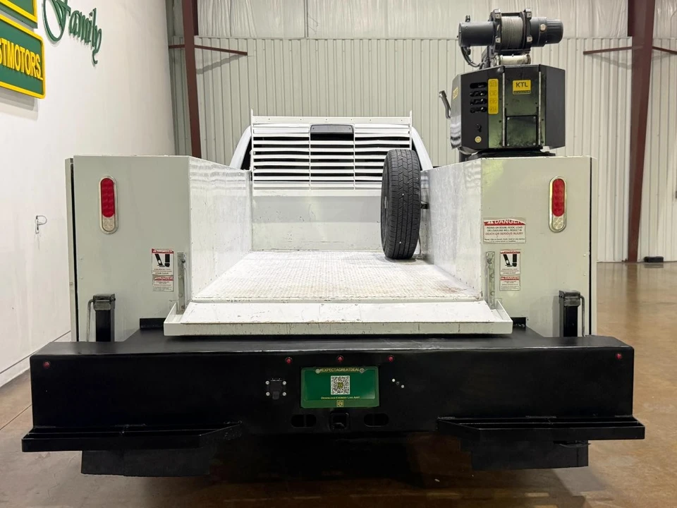 2023 Ram 3500 - Image 8 of 31