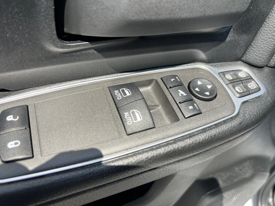 2023 Ram 3500 - Image 15 of 31