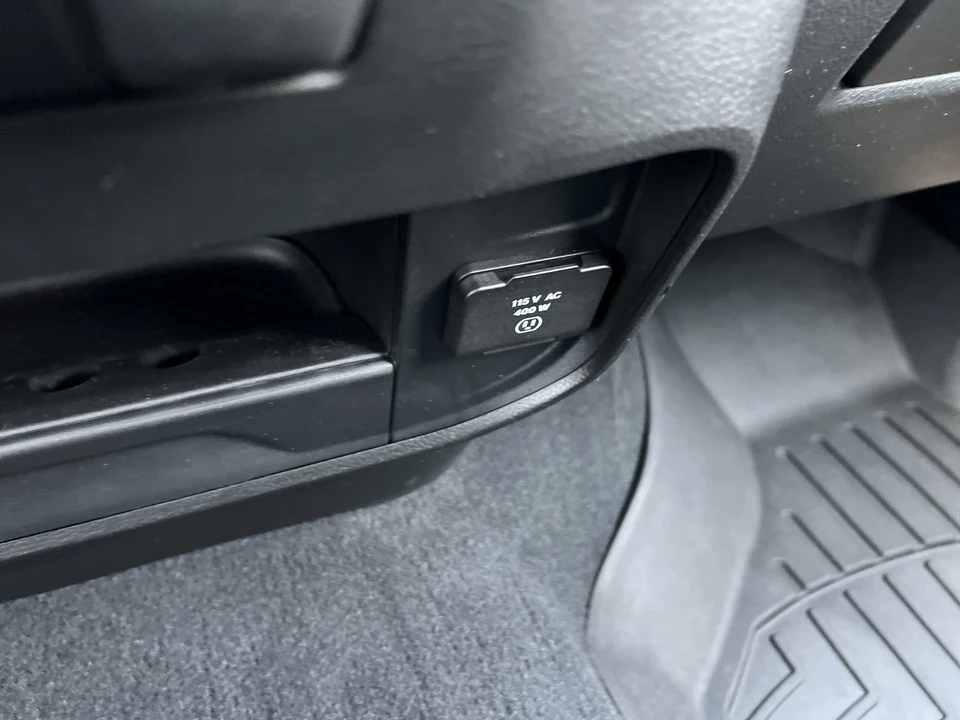 2023 Ram 3500 - Image 23 of 31