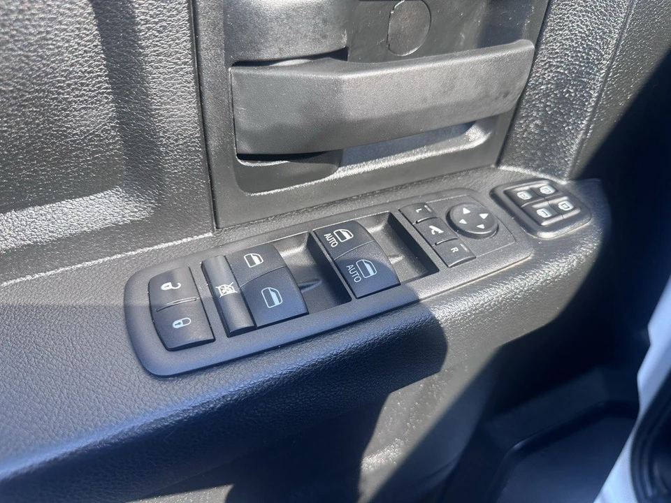 2023 Ram 3500 - Image 4 of 12