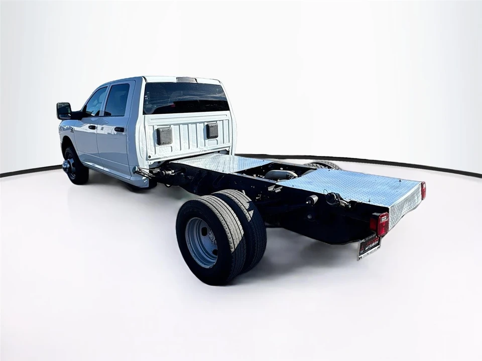 2023 Ram 3500 - Image 5 of 16
