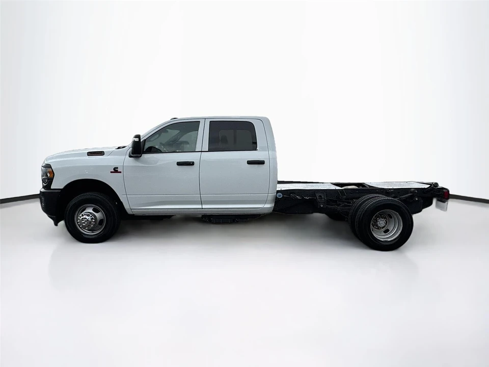 2023 Ram 3500 - Image 4 of 21