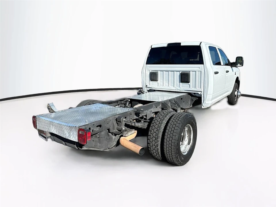 2023 Ram 3500 - Image 7 of 16