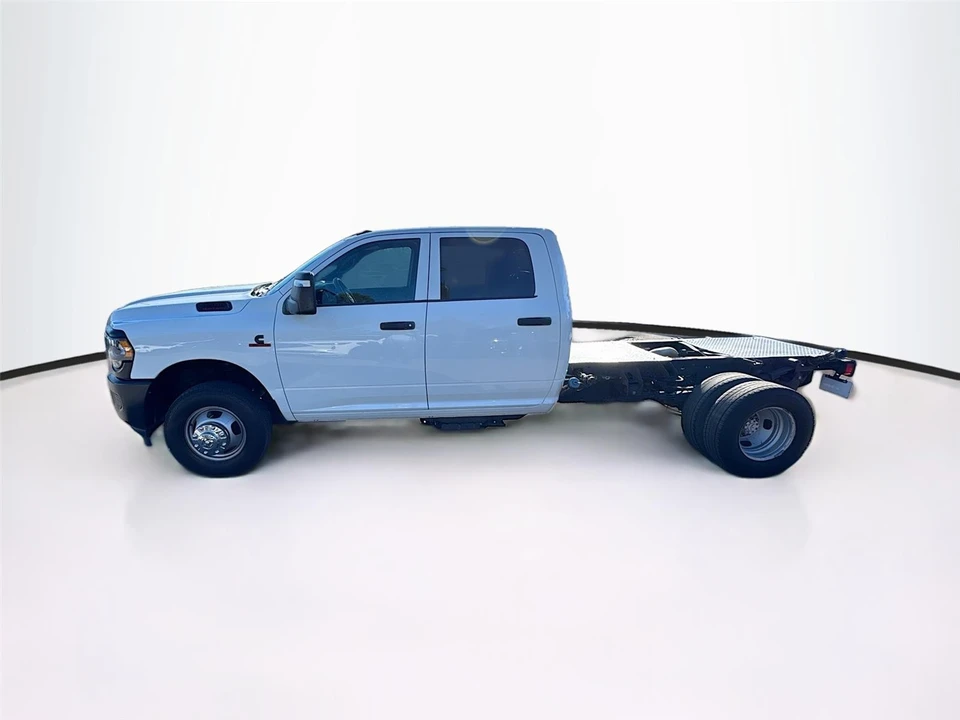 2023 Ram 3500 - Image 4 of 16
