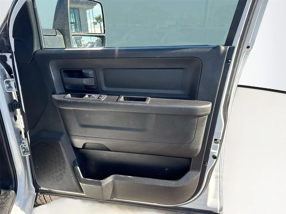2023 Ram 3500 - Image 9 of 16