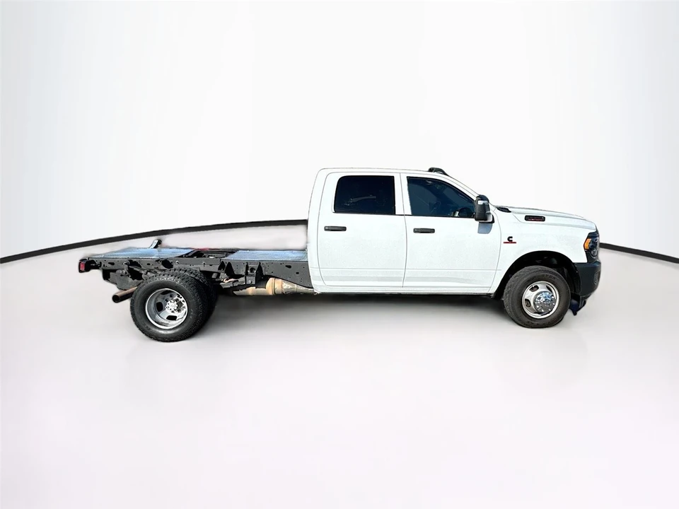 2023 Ram 3500 - Image 8 of 16