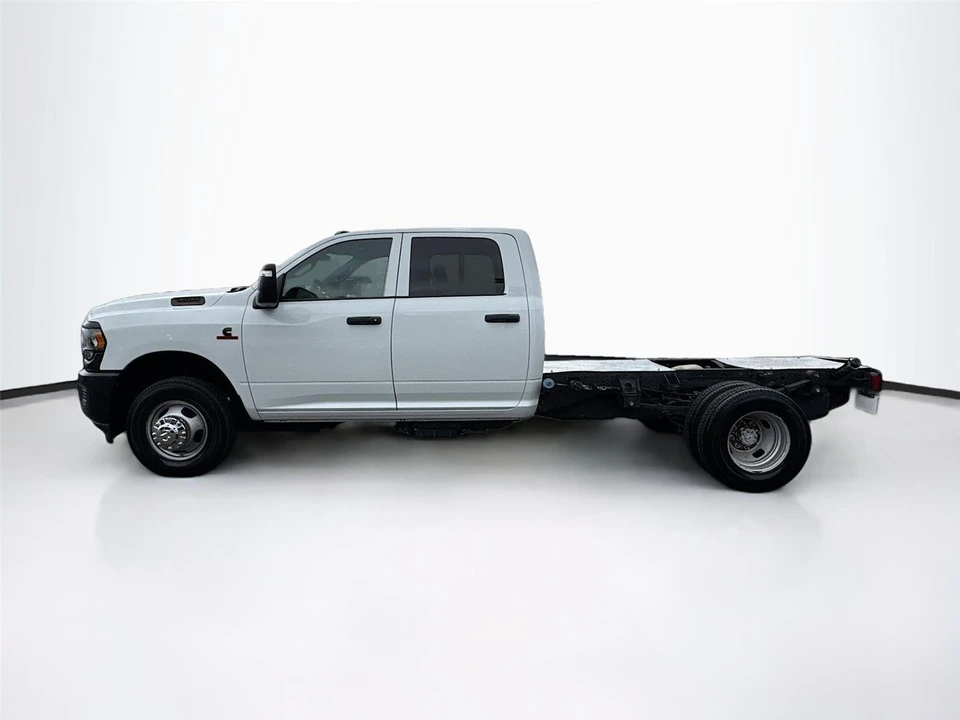 2023 Ram 3500 - Image 4 of 21