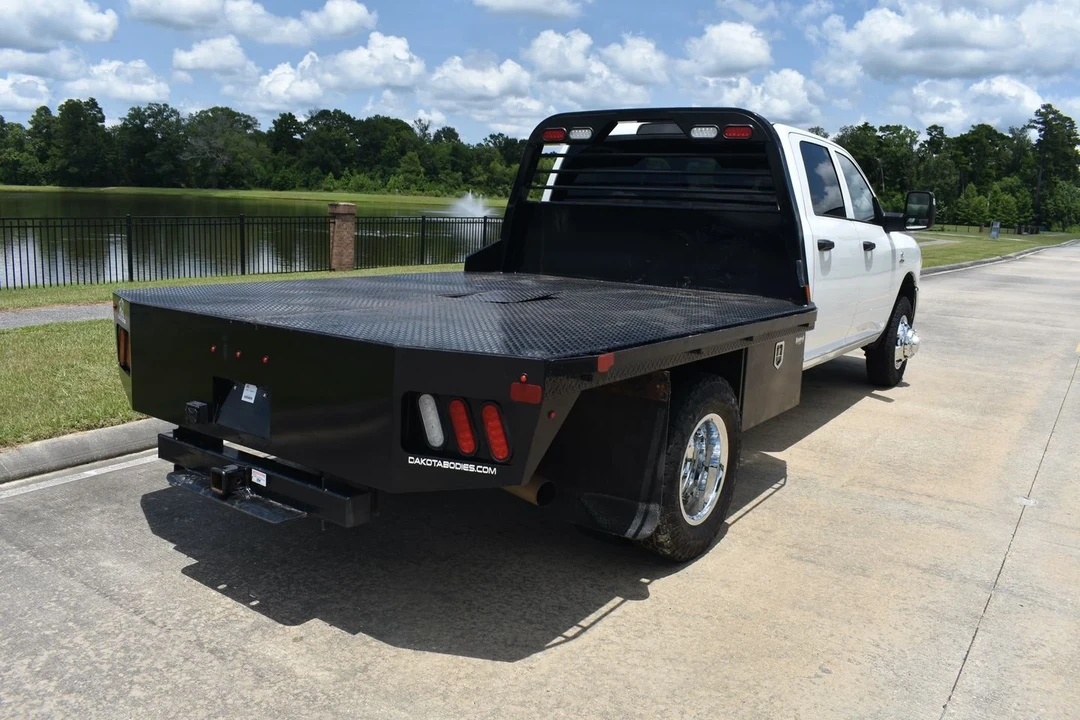 2023 Ram 3500 - Image 5 of 12