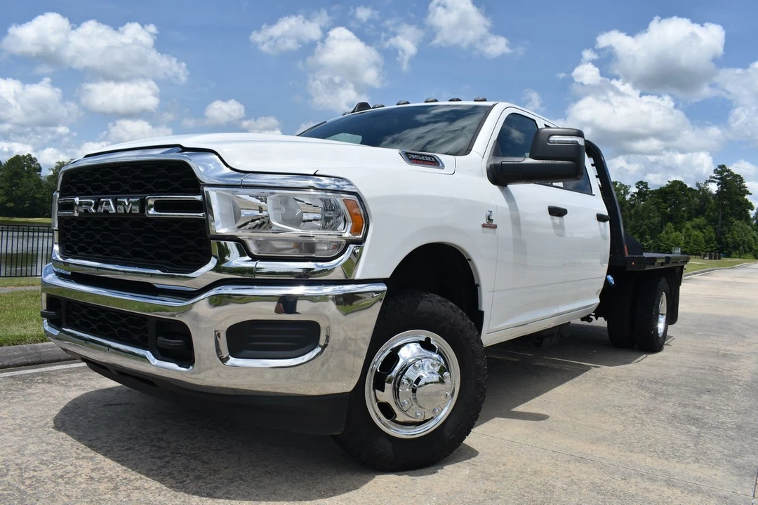 2023 Ram 3500 - Image 11 of 26