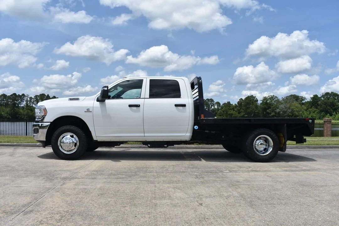2023 Ram 3500 - Image 9 of 12