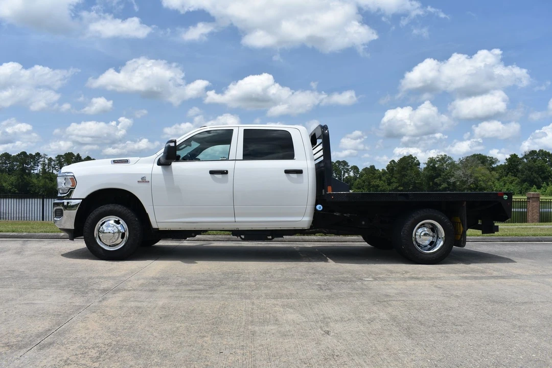 2023 Ram 3500 - Image 9 of 26