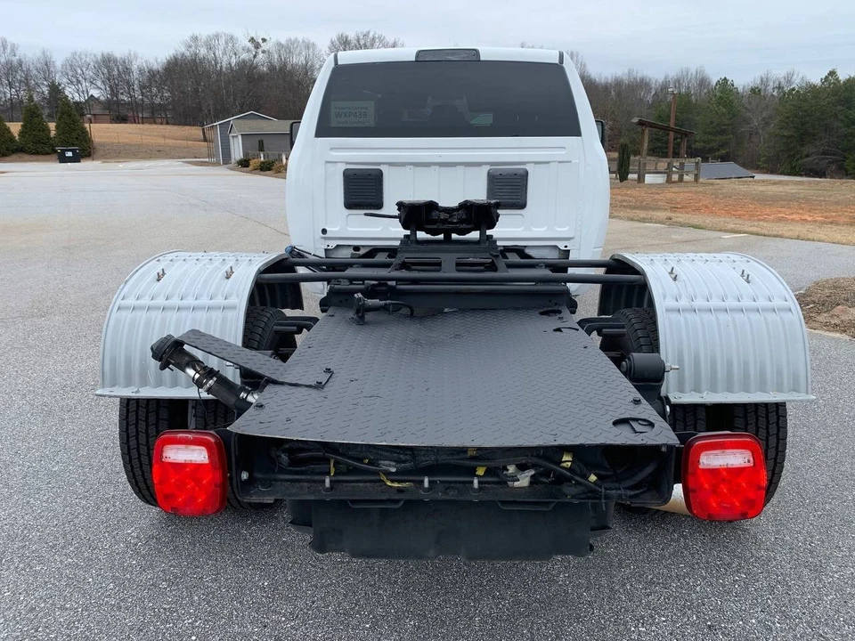 2023 Ram 3500 - Image 11 of 21