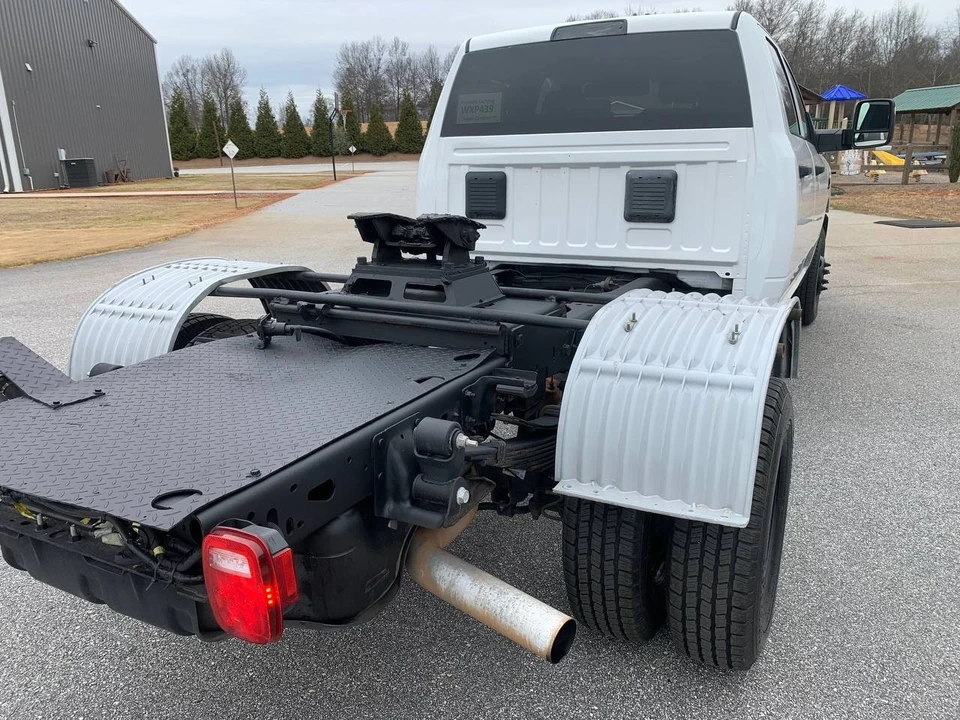 2023 Ram 3500 - Image 10 of 21