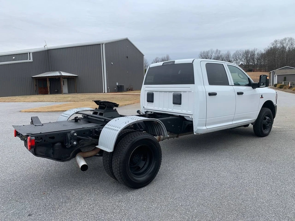 2023 Ram 3500 - Image 9 of 21