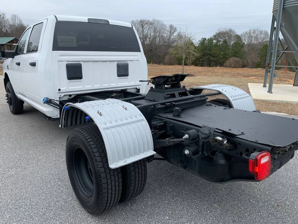 2023 Ram 3500 - Image 12 of 21