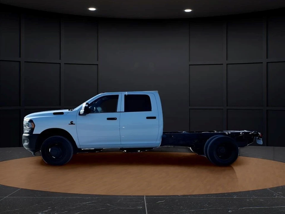 2023 Ram 3500 - Image 4 of 25