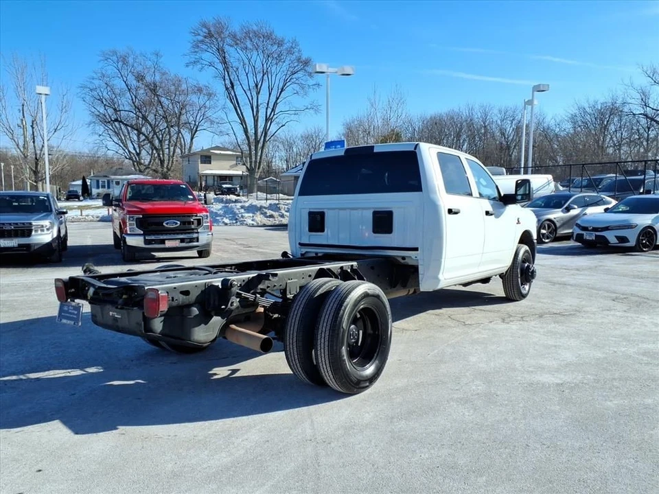 2023 Ram 3500 - Image 7 of 12