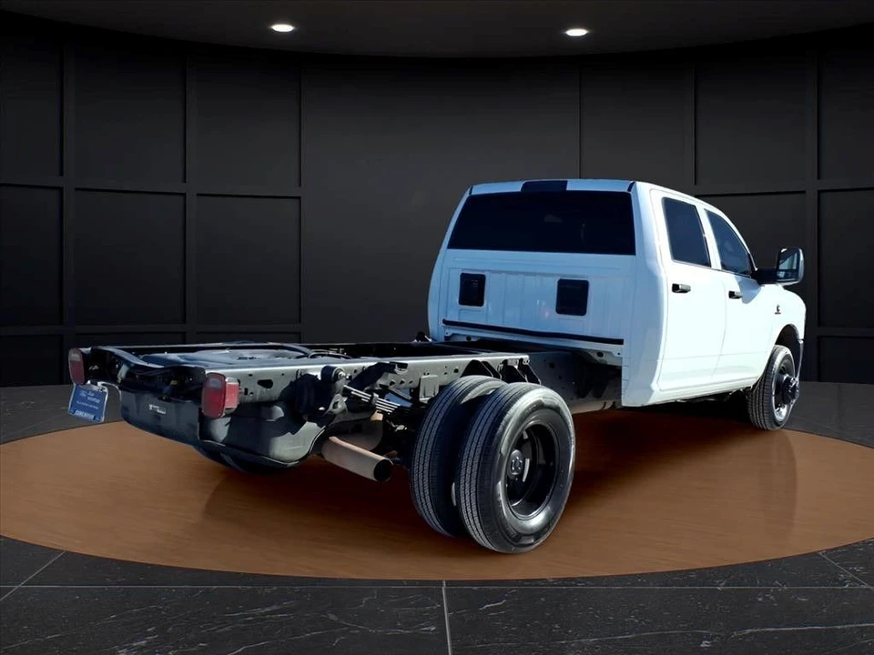2023 Ram 3500 - Image 7 of 25