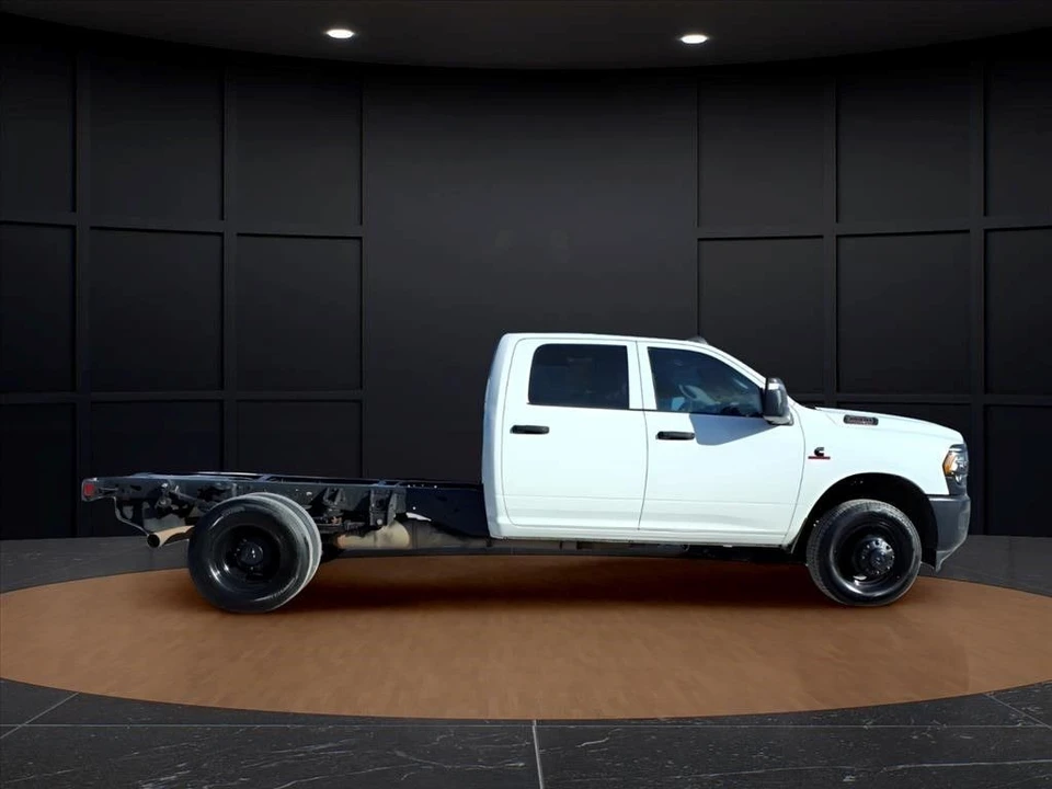 2023 Ram 3500 - Image 8 of 25