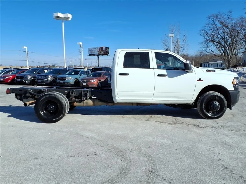 2023 Ram 3500 - Image 8 of 21