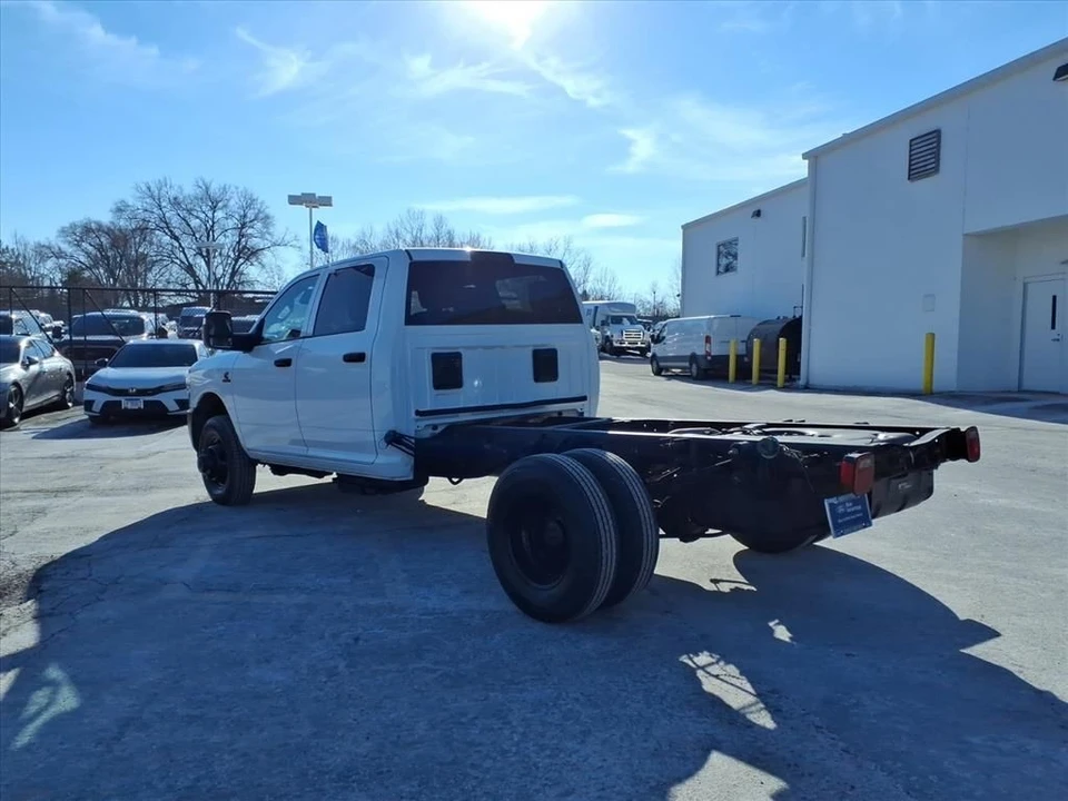 2023 Ram 3500 - Image 5 of 12