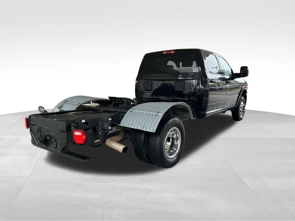 2023 Ram 3500 - Image 3 of 12