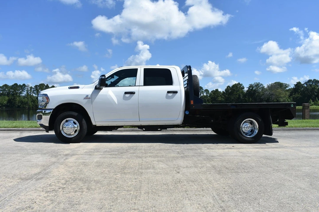 2023 Ram 3500 - Image 9 of 24