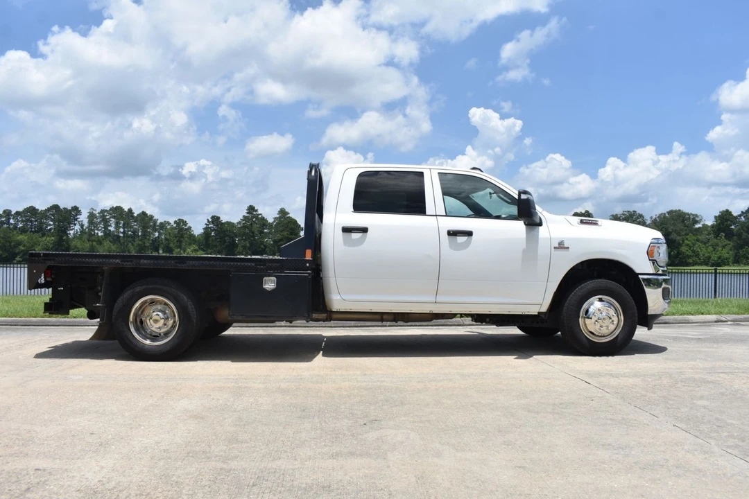 2023 Ram 3500 - Image 9 of 24