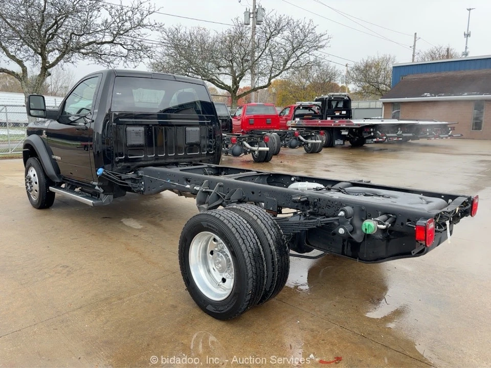 2023 Ram 4500 & 5500 - Image 3 of 12