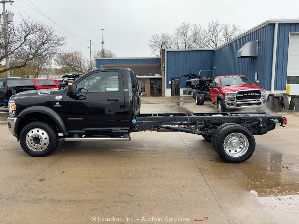 2023 Ram 4500 & 5500 - Image 5 of 12