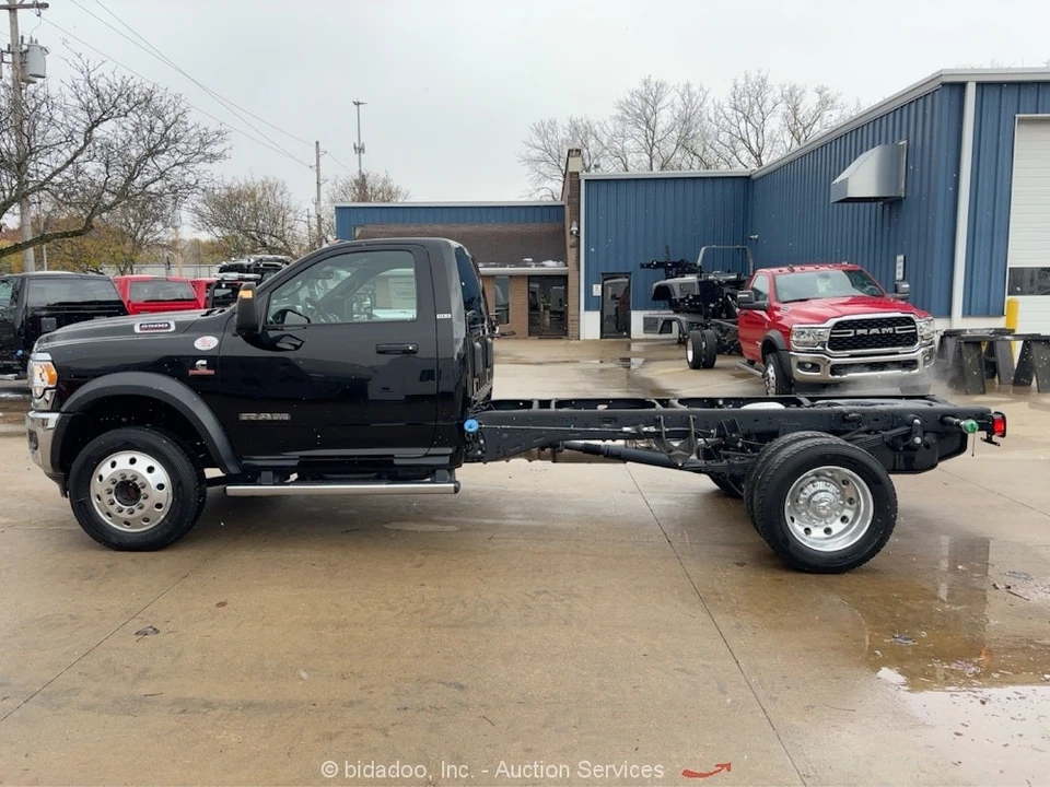 2023 Ram 4500 & 5500 - Image 5 of 12