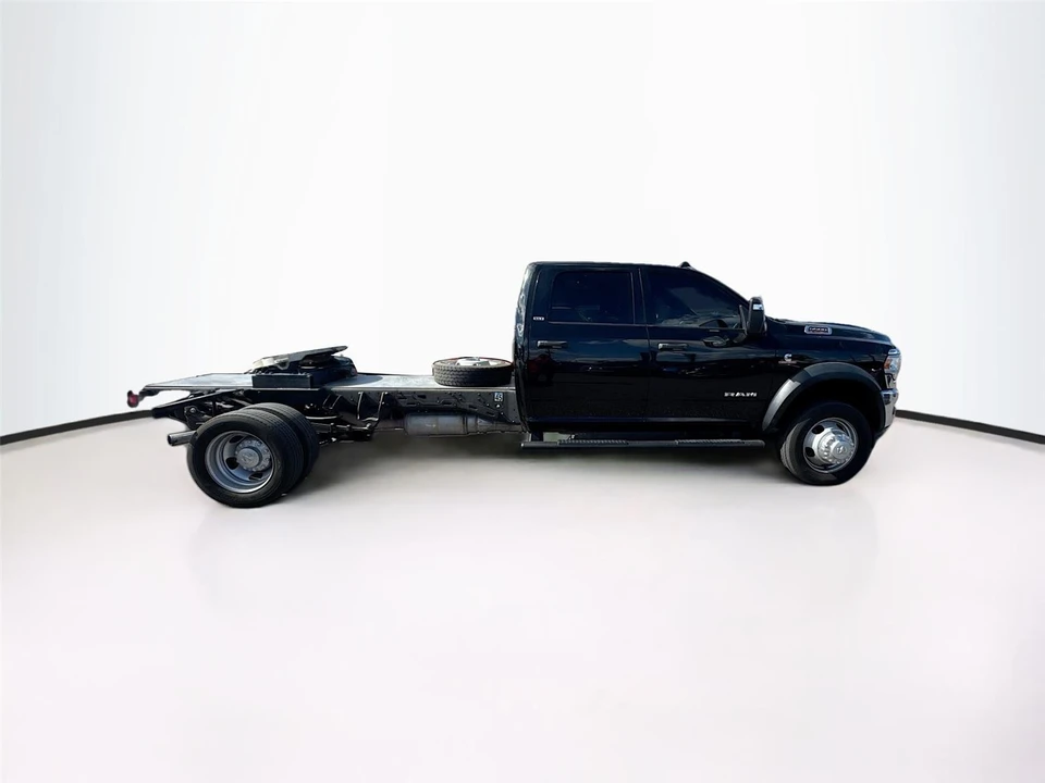 2023 Ram 4500 & 5500 - Image 8 of 13