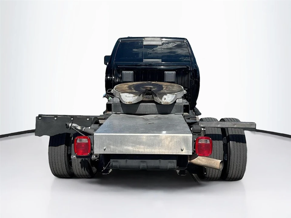 2023 Ram 4500 & 5500 - Image 6 of 13