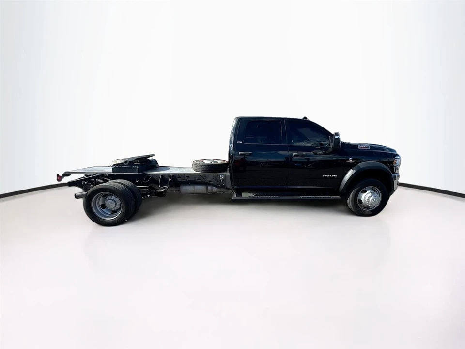 2023 Ram 4500 & 5500 - Image 8 of 13