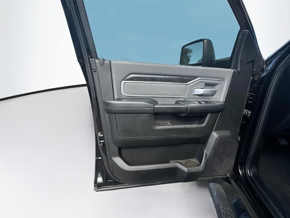 2023 Ram 4500 & 5500 - Image 13 of 13