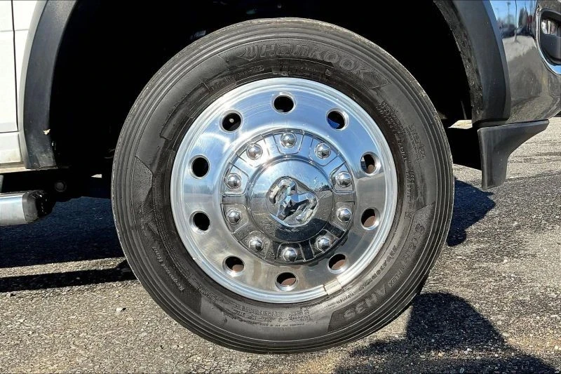 2023 Ram 4500 & 5500 - Image 8 of 12