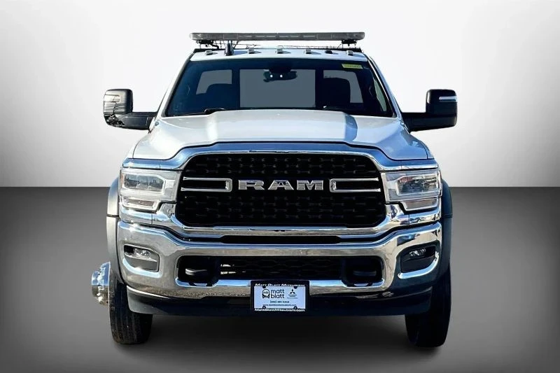 2023 Ram 4500 & 5500 - Image 3 of 12
