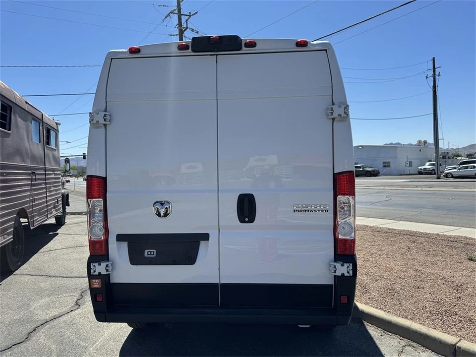 2023 Ram ProMaster - Image 7 of 10